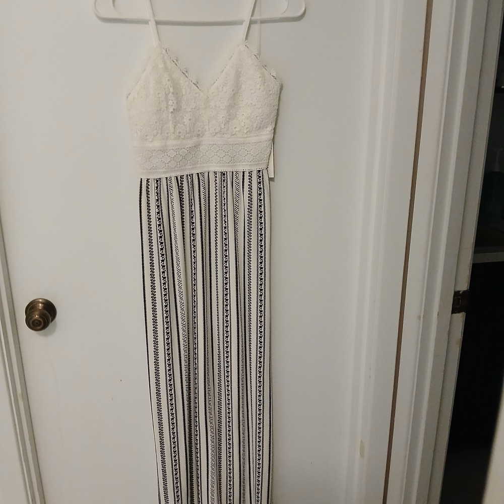 Elegant White Lace Maxi Dress